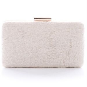 GWEN FUZZY RECTANGLE CHAIN FAUX FUR CLUTCH BEIGE